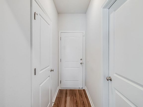 5th image of 124 Jennie Dr
