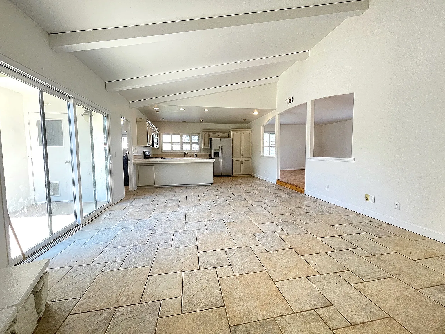 3 bed, 1884 sqft, $4,200 — Photo 4