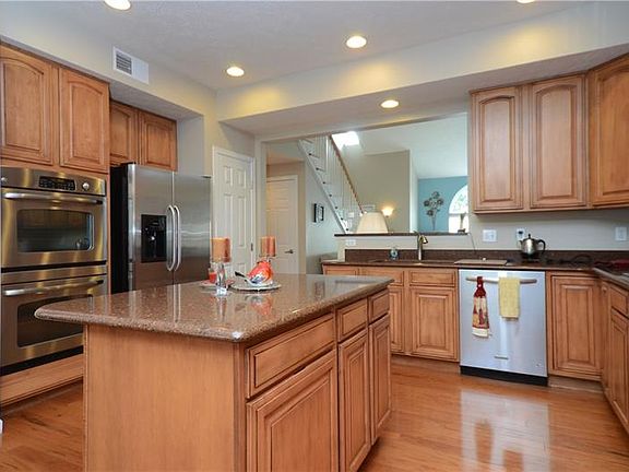 5th image of 769 Marigold Ct