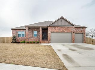 6401 SW Puppy Pl, Bentonville, AR 72713