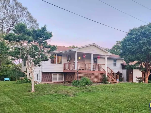 22466 Pomona Dr, Vassar, KS 66543