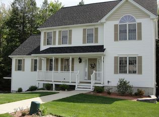 5 Scotch Pine Cir, Sturbridge, MA 01566