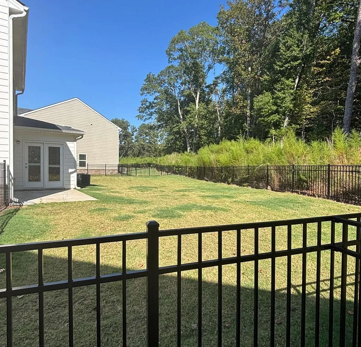 3 bed, 2.5 bath, 1991 sqft, $1,849 — Photo 2