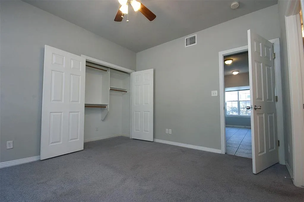 4 bed, 3.0 bath, 1100 sqft, $3,600 — Photo 2