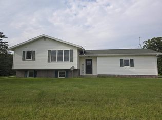 2522 Pole Line Rd, Decorah, IA 52101