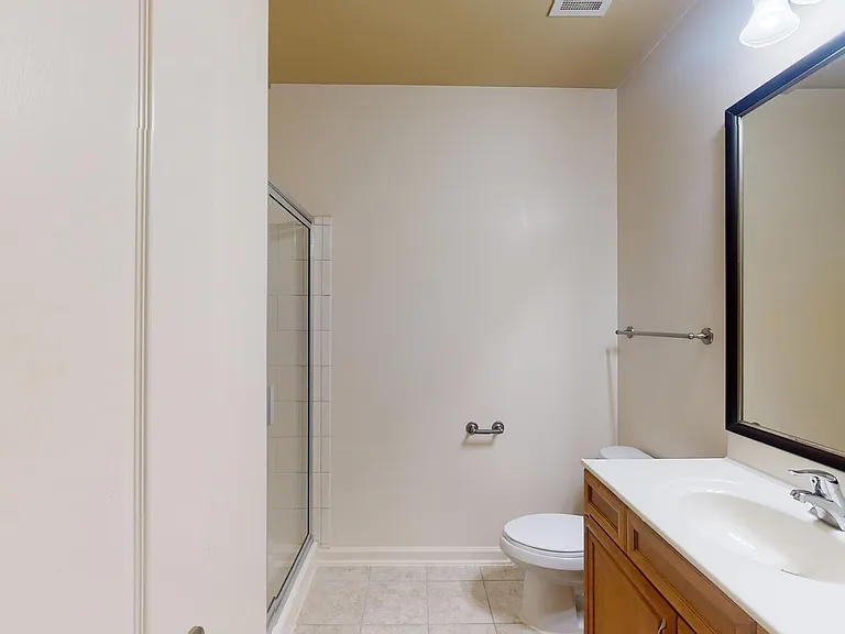 Signal Hill Apartment Homes — Photo 103