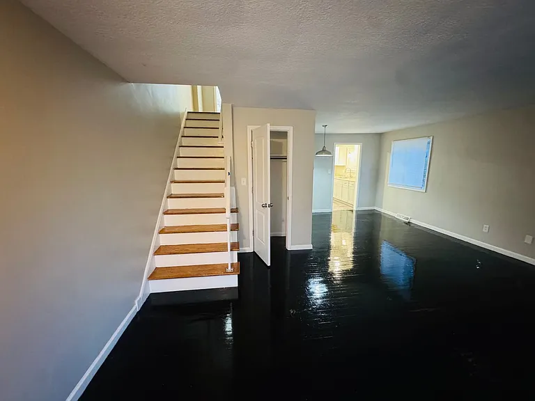 8215 Crudele Dr — Photo 15