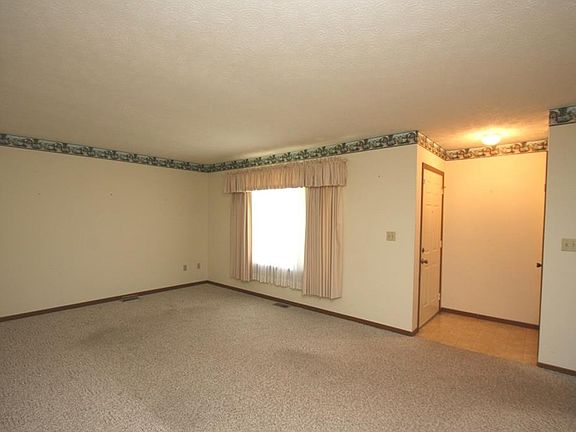 5th image of 1840 Britton Dr