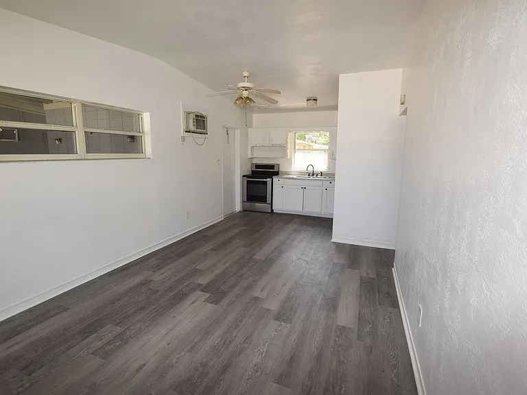 104 W Lancaster Rd — Photo 8