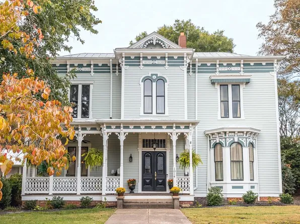1014 Washington Ave, South Boston, VA 24592