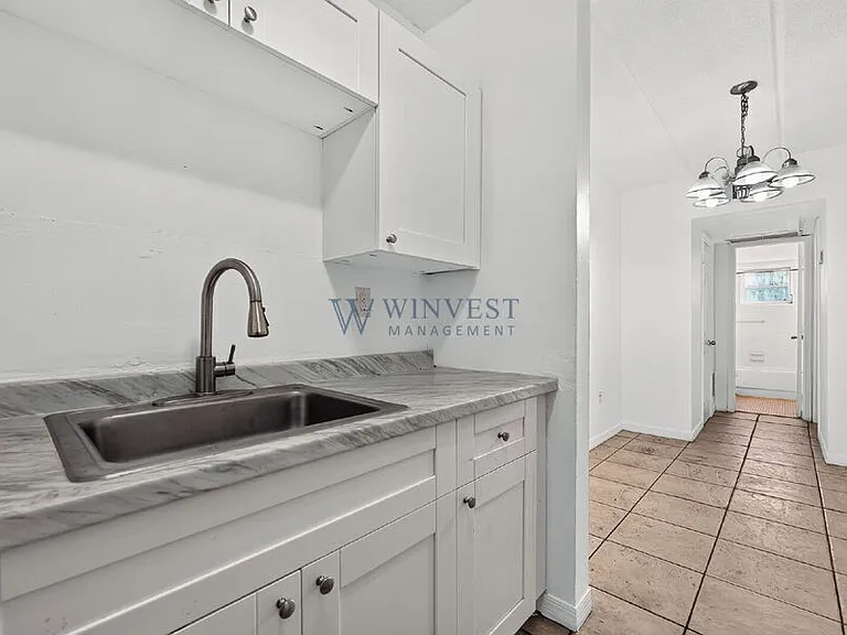 Presidential View Apartments — Photo 25