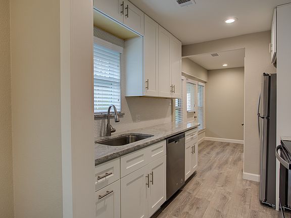 Kitchen alternate view