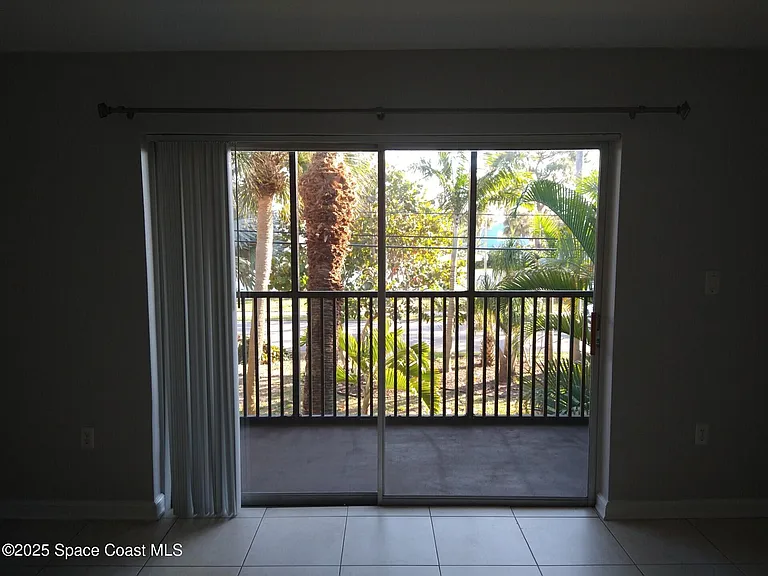 1020 Pinetree Dr #8 — Photo 12