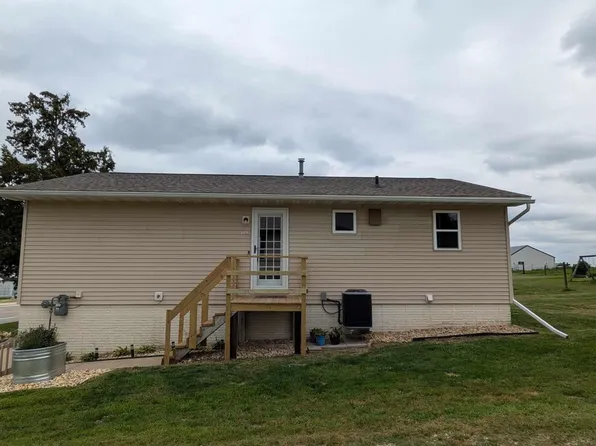 149 W Franklin St, West Union, IA 52175