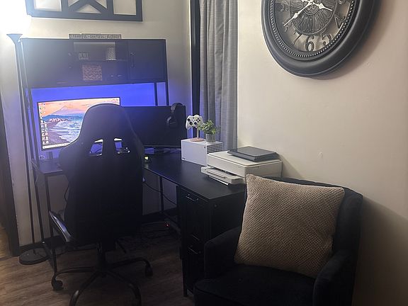 5th image of 503 2nd St APT 1