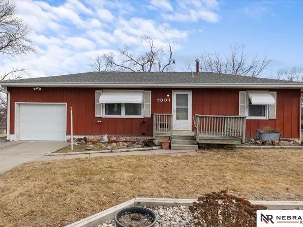 7007 S 78th St, La Vista, NE 68128