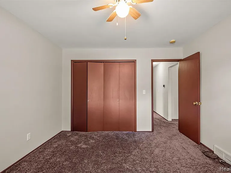 51205 Fairlane Dr — Photo 15