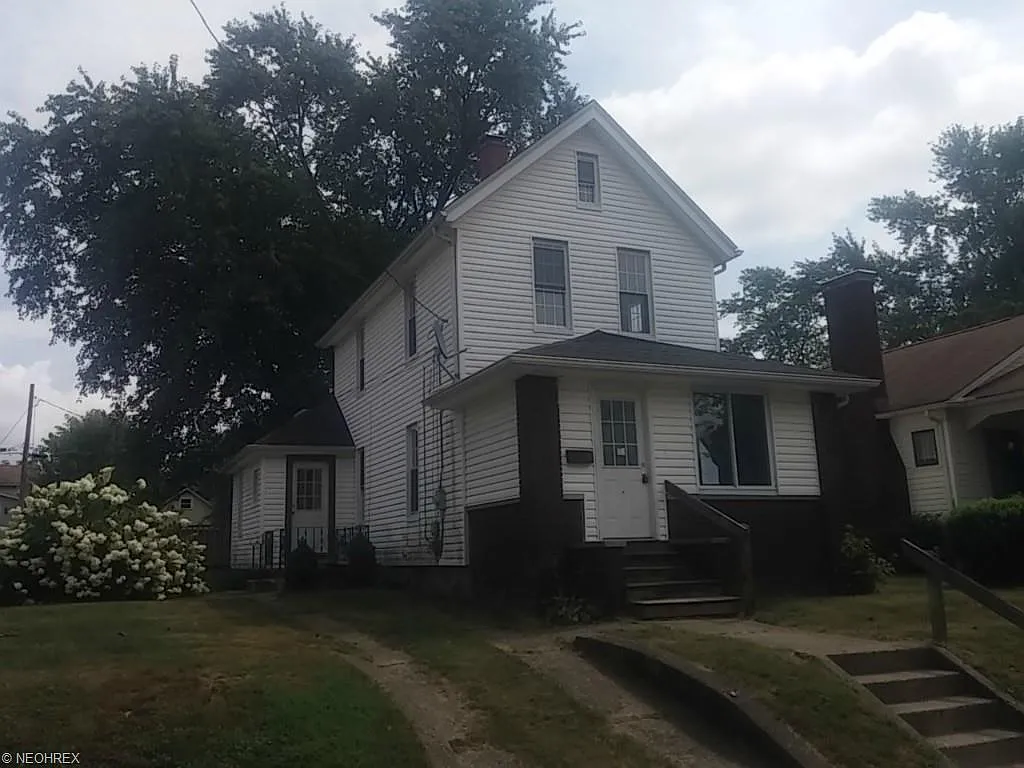 826 Euclid St SW photo 1