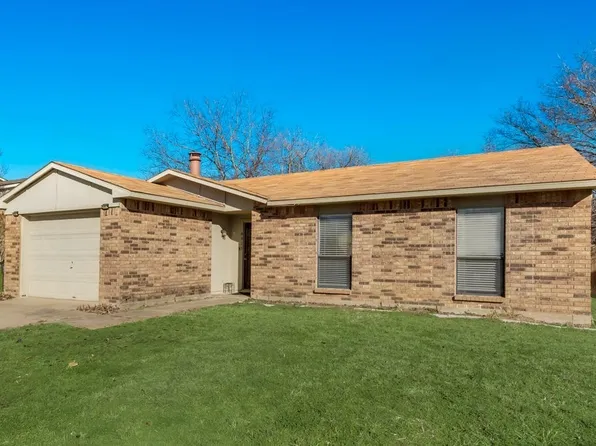 6913 Misty Glen Ct, Fort Worth, TX 76120