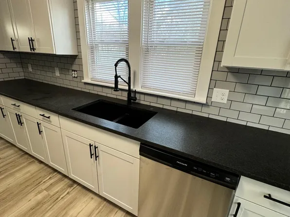 94 Southeast Ave, Tallmadge, OH 44278