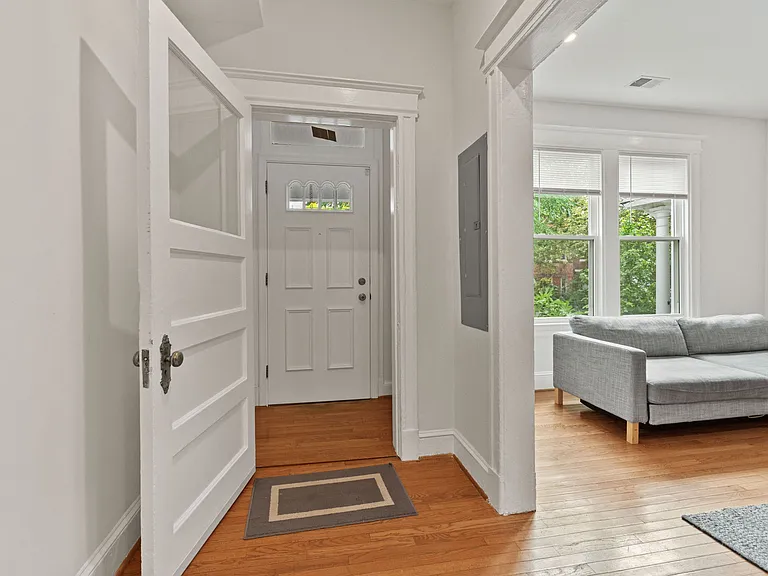 707 Quincy St NW — Photo 4