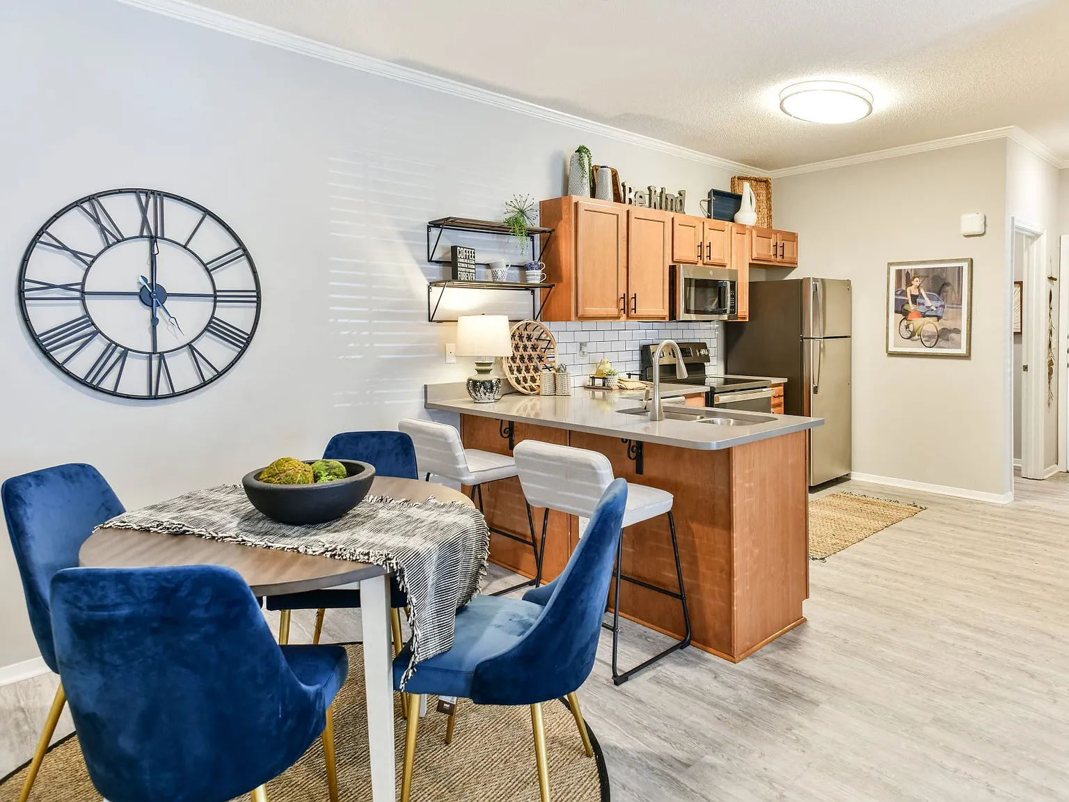 Grand Island Apartments — Photo 4