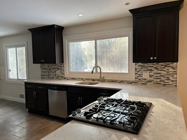 370 Sandringham Rd, Rochester, NY 14610