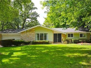 3830 Lakeview Dr, Racine, WI 53406