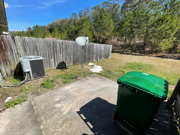 310 Stratford Dr — Photo 20