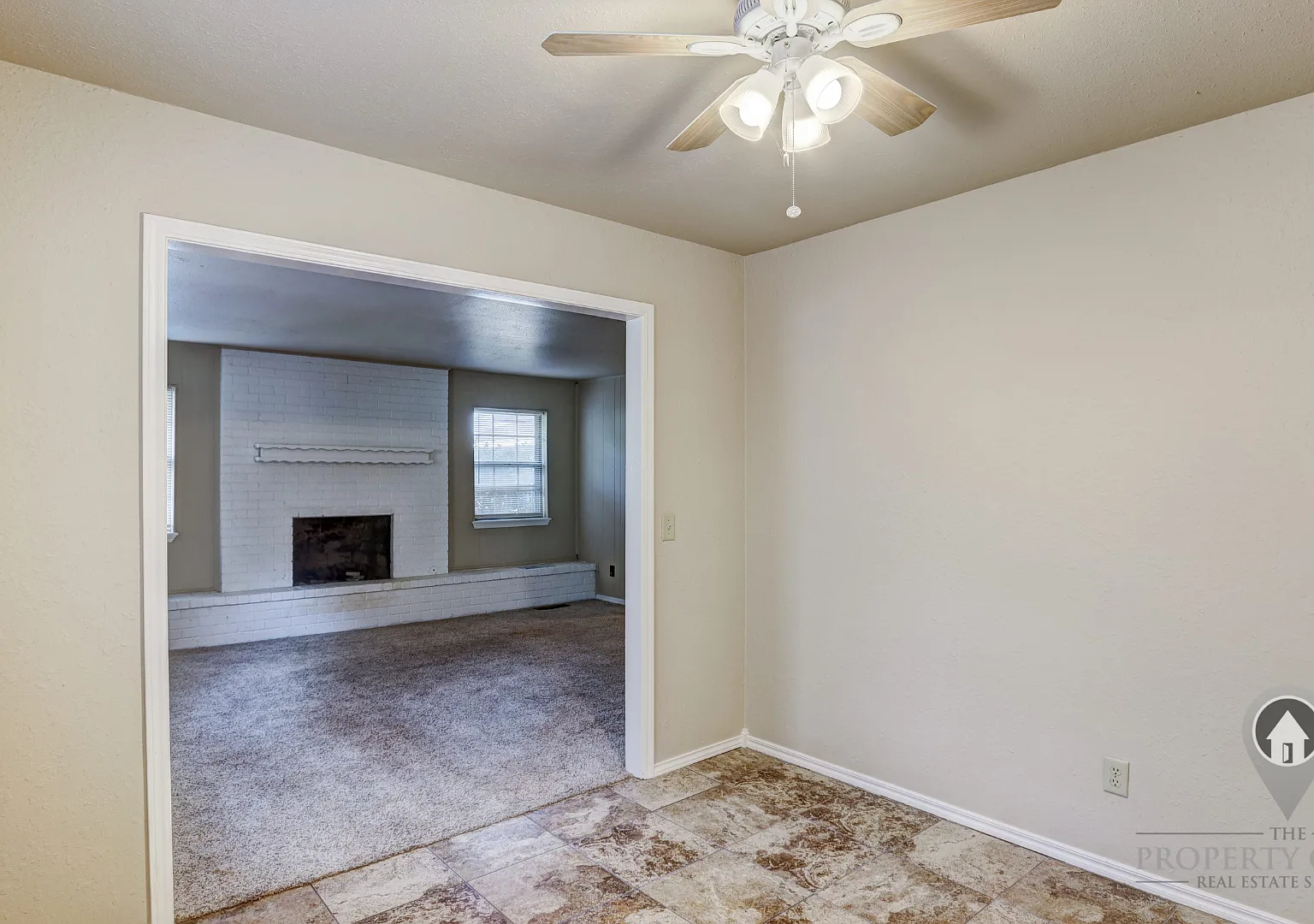 4 Bedroom,2.5 Bath and 2 Car Garage Duplex with Fireplace and Prime Location Near Lake Hefner — Photo 4
