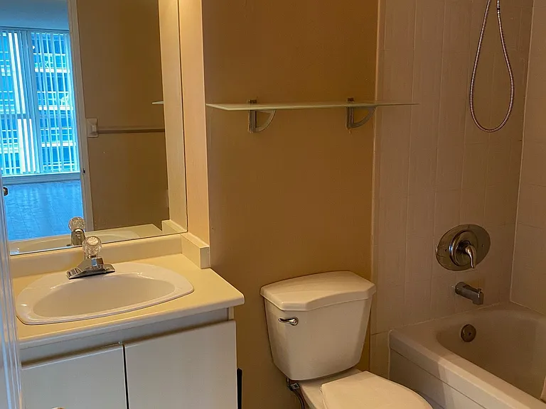 736 Bay St #1410 — Photo 25