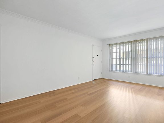 4th image of 3330 S Canfield Ave #2