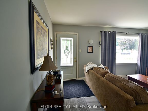 5th image of 174 Elm St