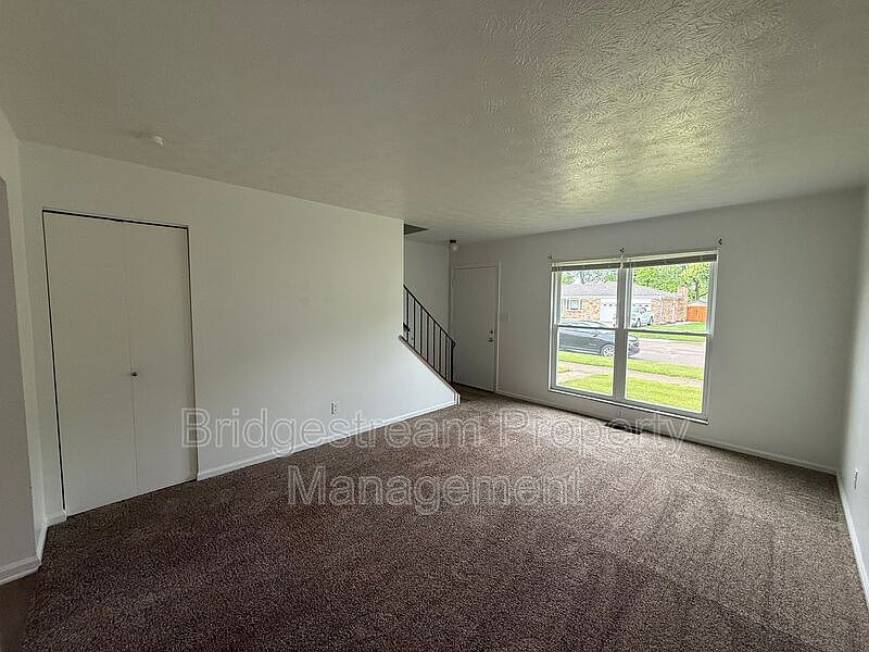 1st image of 955 Taylorsview Dr