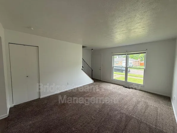 955 Taylorsview Dr, Vandalia, OH 45377