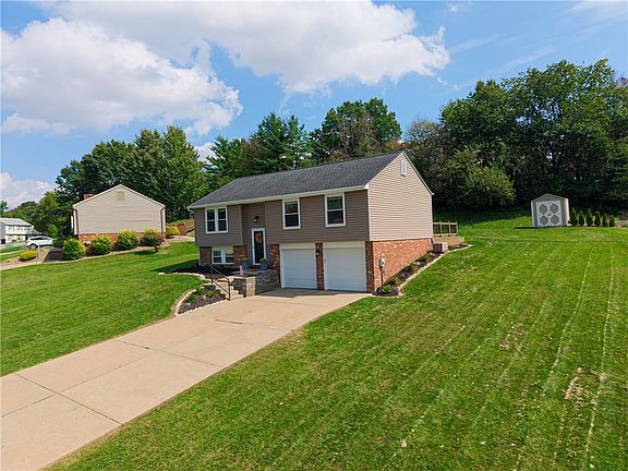 2nd image of 73 Fawnvue Dr