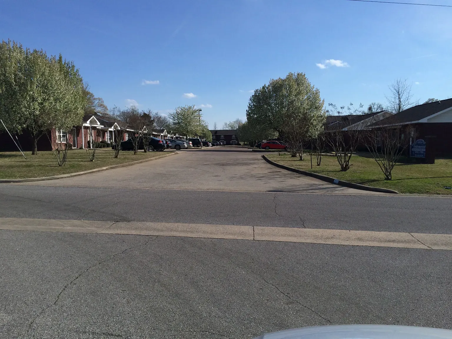 Cottonwood Apartments — Photo 4