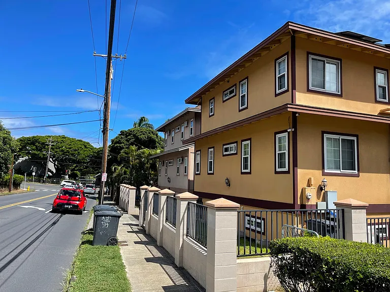 1569 Nehoa St — Photo 1