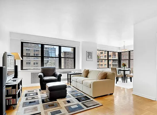 Rented by David Francis New York LLC | media 30