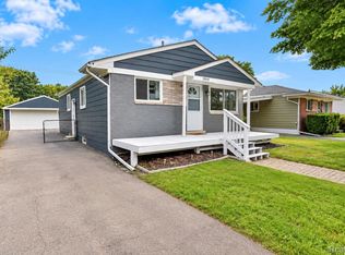 19749 Broadacres St, Clinton Township, MI 48035