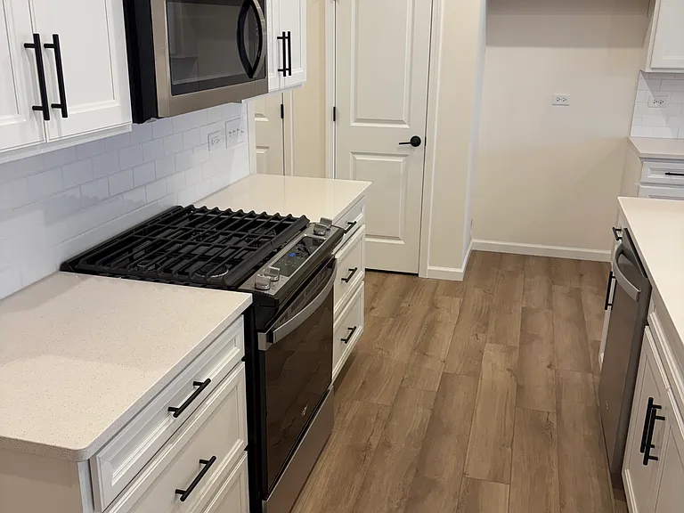 24504 W Kroll Dr — Photo 6