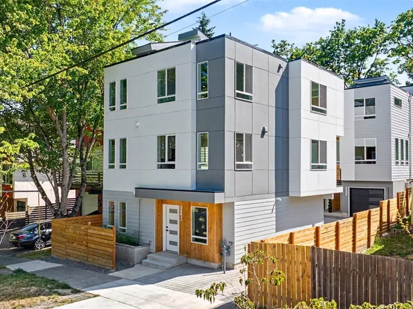 7776 Highland Park Way SW #A, Seattle, WA 98106