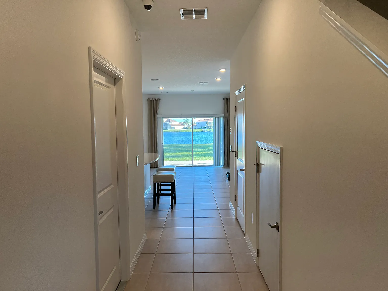 3 bed, 2.5 bath, 1553 sqft, $2,300 — Photo 3