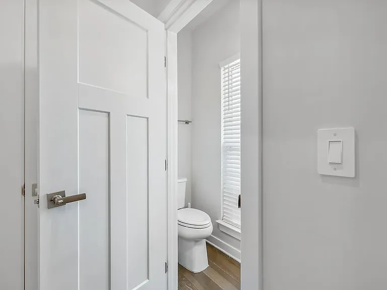 4001 Oglethorpe Dr — Photo 4