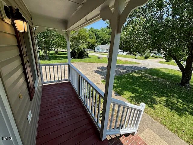 2325 Stephanie Ln — Photo 3