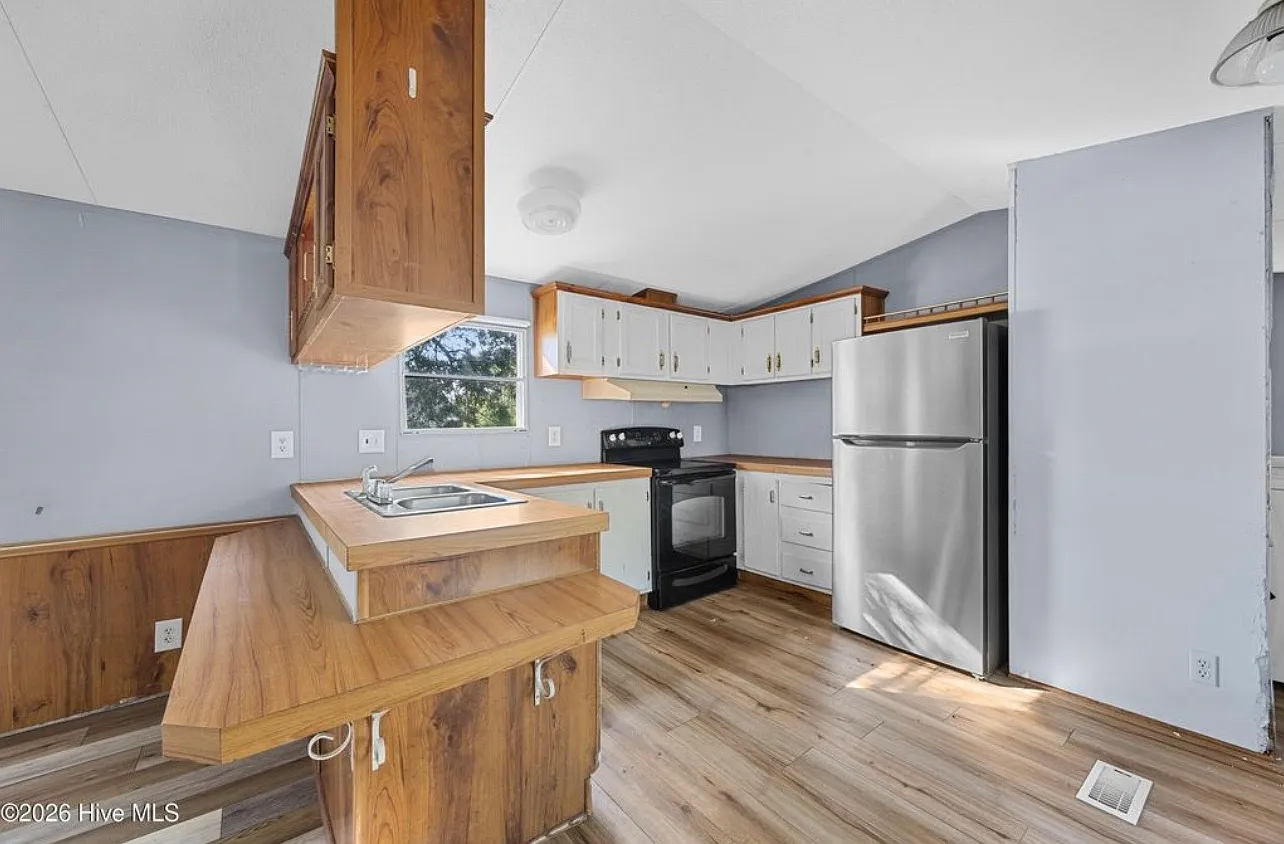 2 bed, 901 sqft, $1,400 — Photo 2