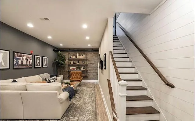 248 Charles Ellis Dr — Photo 24