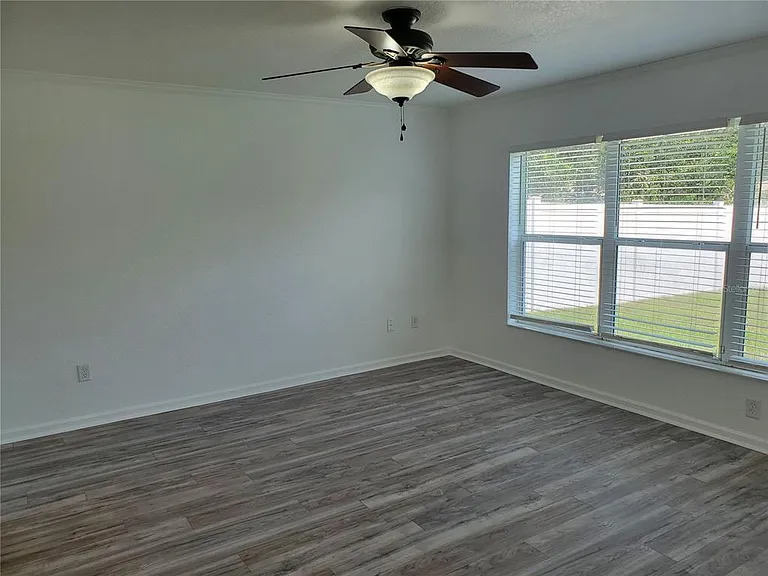 5521 43 Road St — Photo 11