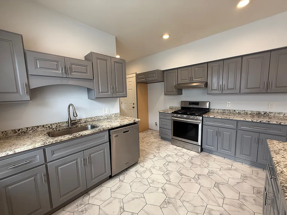 269 Belgrade Ave #3