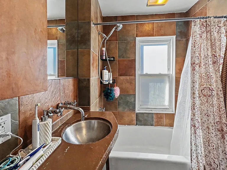 1039 Rees Ave — Photo 27